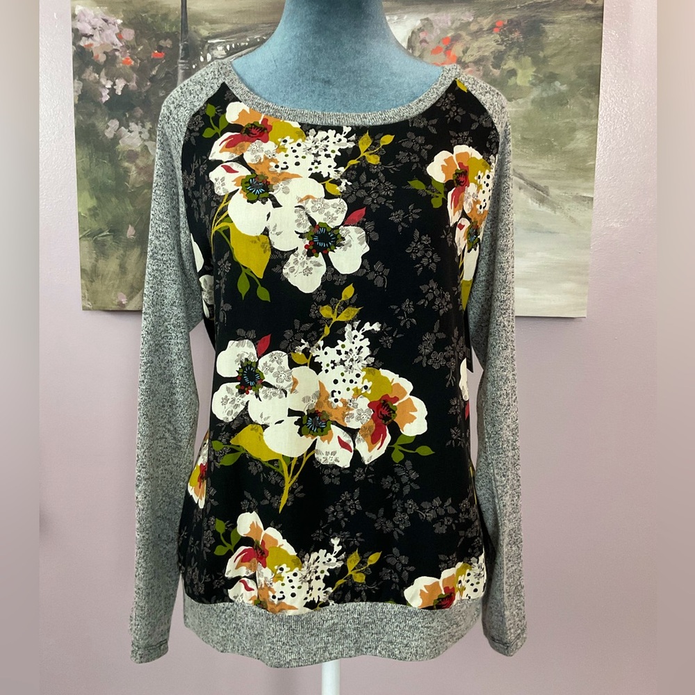 KUT FROM THE KLOTH Floral Black and Gray Long Sleeve Top.  NWT